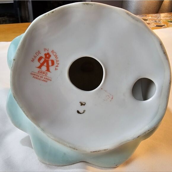 Vintage Romanian Curtsy Porcelain Lady Figurine - Picture 10 of 11